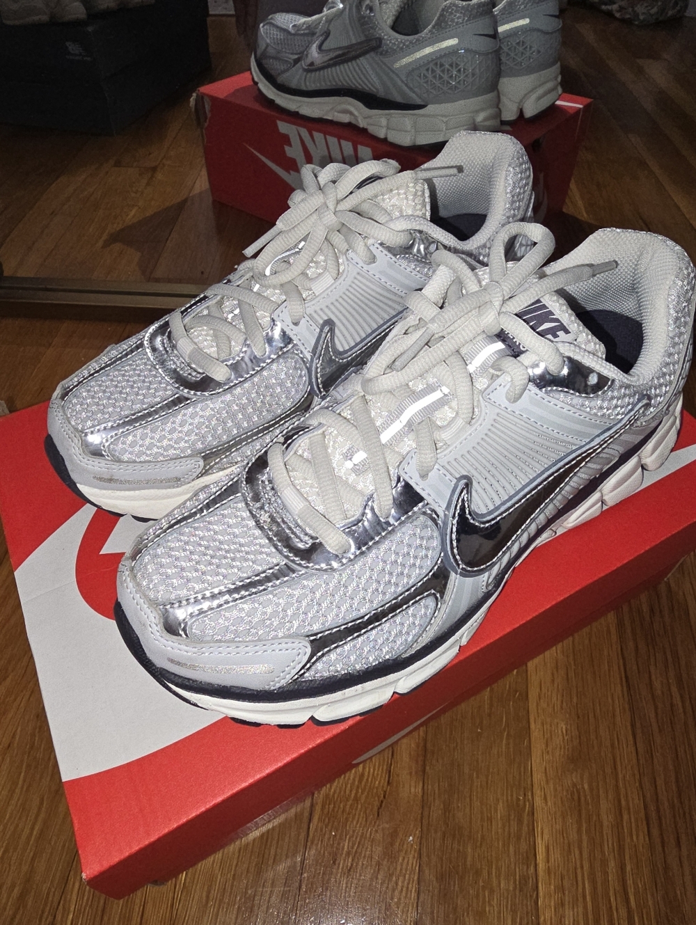 Nike Zoom Vomero Photon Dust/Chrome Running Sneakers